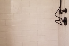 824
